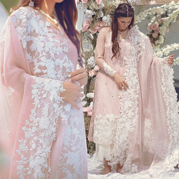 Sapphire D-640 Lawn Embroidered 3pc