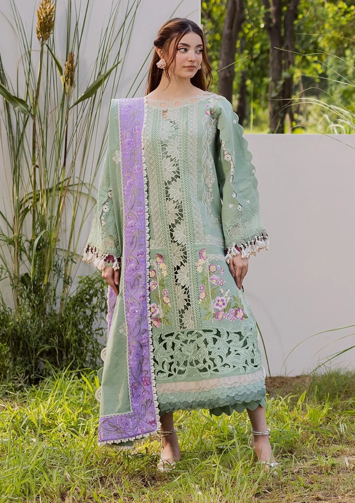 EID Collection parishay Embroidered lawn Three Piece D-2009 (lawn)