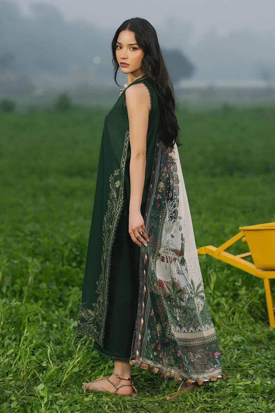 IZEL &nbsp;Embroidered lawn Three Piece IZ-07