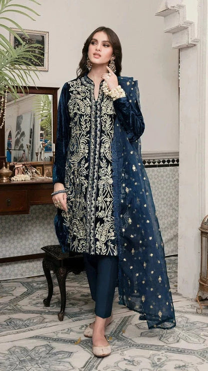 Zainab Chottani ZC-905 Velvet Embroidered 3pc