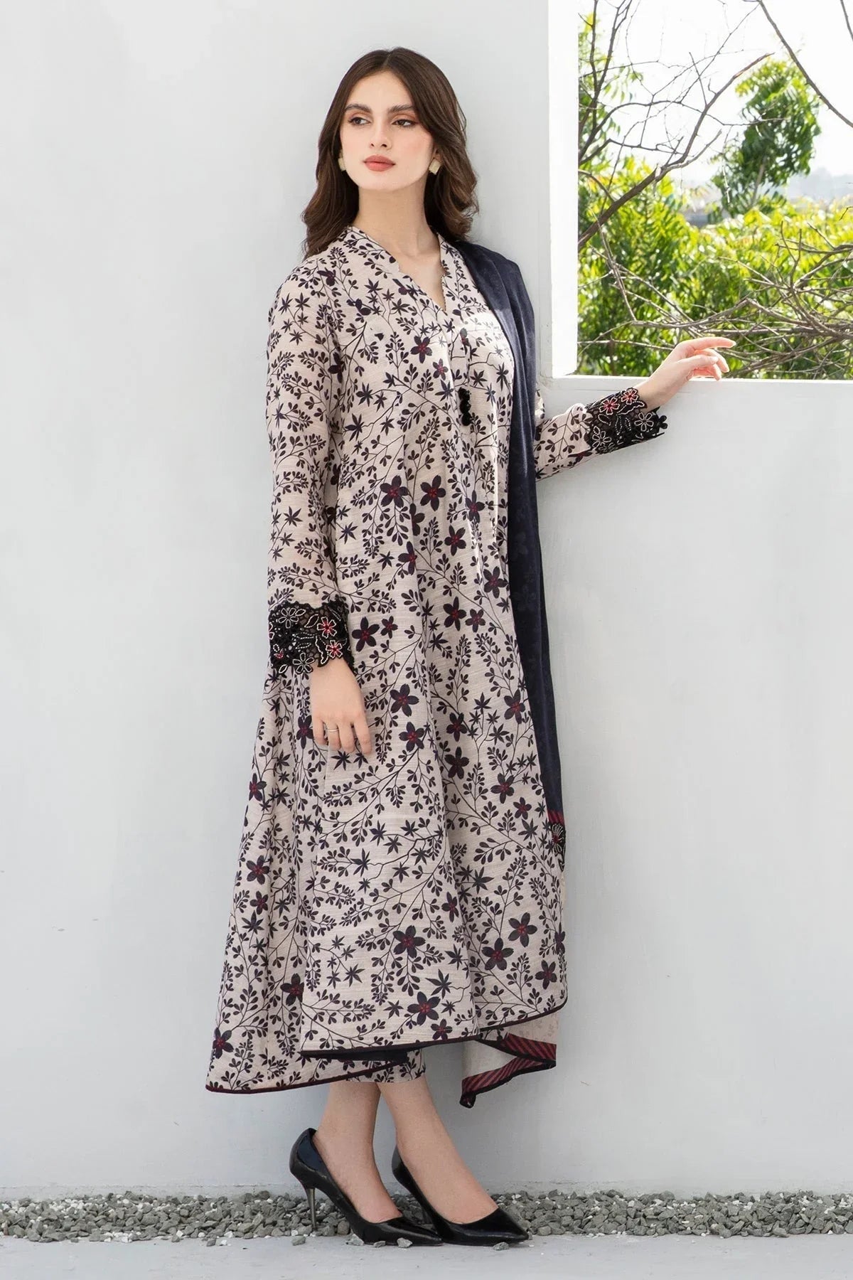 Sapphire D-800 Khaddar Printed 3pc